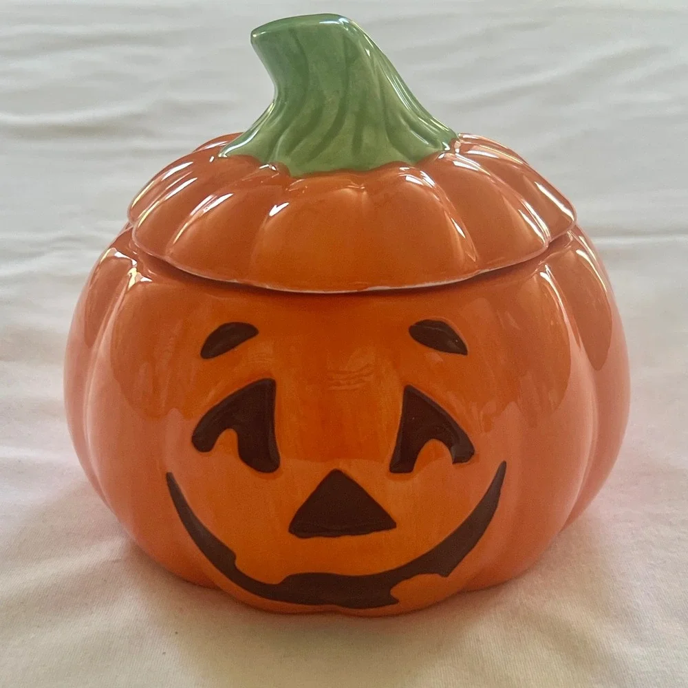 Hallmark Halloween Ceramic Jack-O-Lantern Pumpkin Candy Dish Candle Jar with Lid